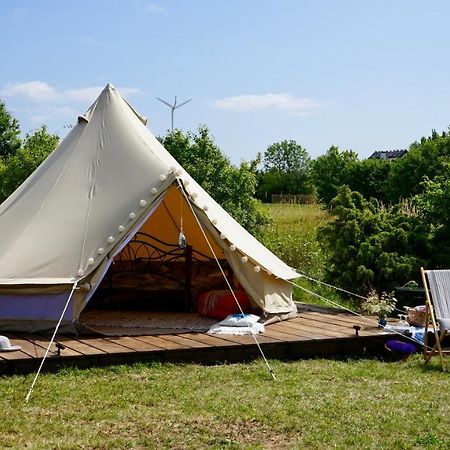 Saare Glamping Hotel Salme ภายนอก รูปภาพ