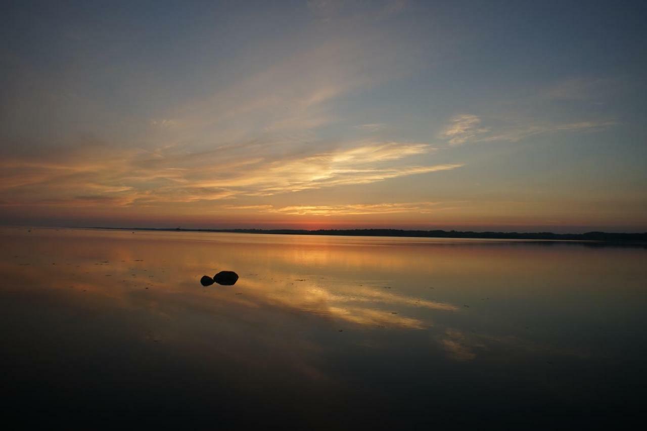 Saare Glamping Hotel Salme ภายนอก รูปภาพ