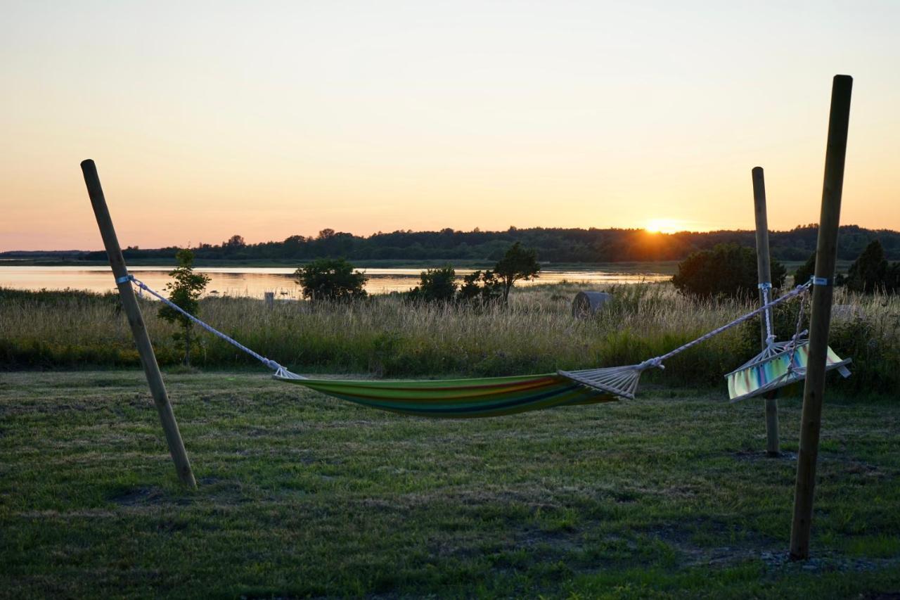 Saare Glamping Hotel Salme ภายนอก รูปภาพ